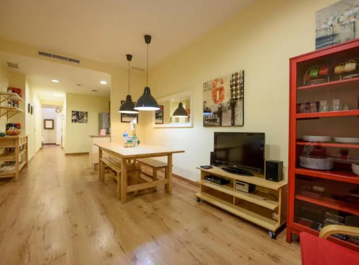 Ramblasrentals Chic & Spacious Flat Pool Table 15M Ramblas - Parking - Wifi Barcellona Esterno foto