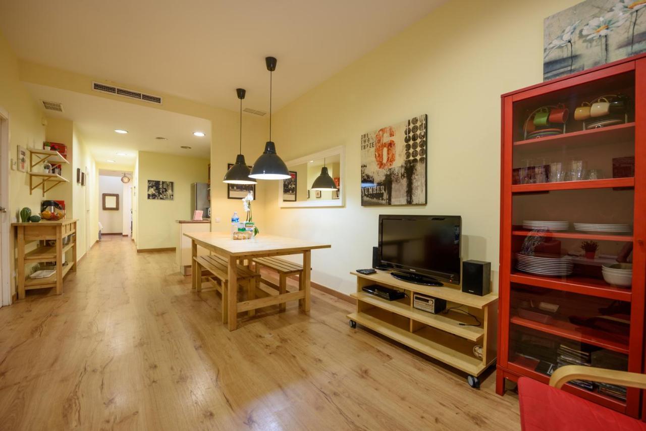 Ramblasrentals Chic & Spacious Flat Pool Table 15M Ramblas - Parking - Wifi Barcellona Esterno foto