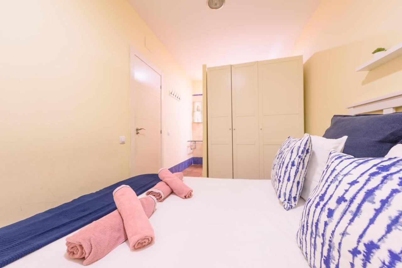Ramblasrentals Chic & Spacious Flat Pool Table 15M Ramblas - Parking - Wifi Barcellona Esterno foto