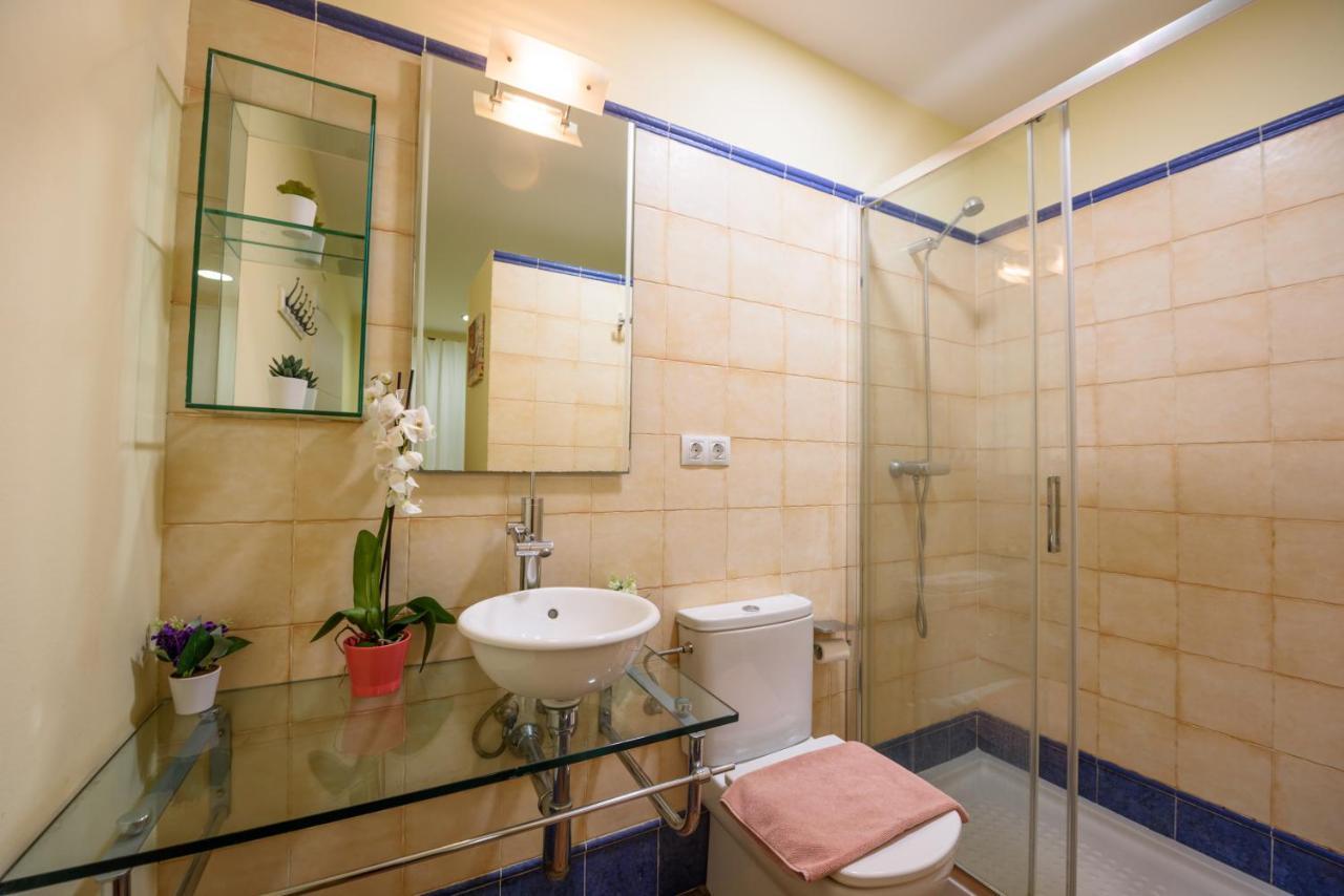 Ramblasrentals Chic & Spacious Flat Pool Table 15M Ramblas - Parking - Wifi Barcellona Esterno foto