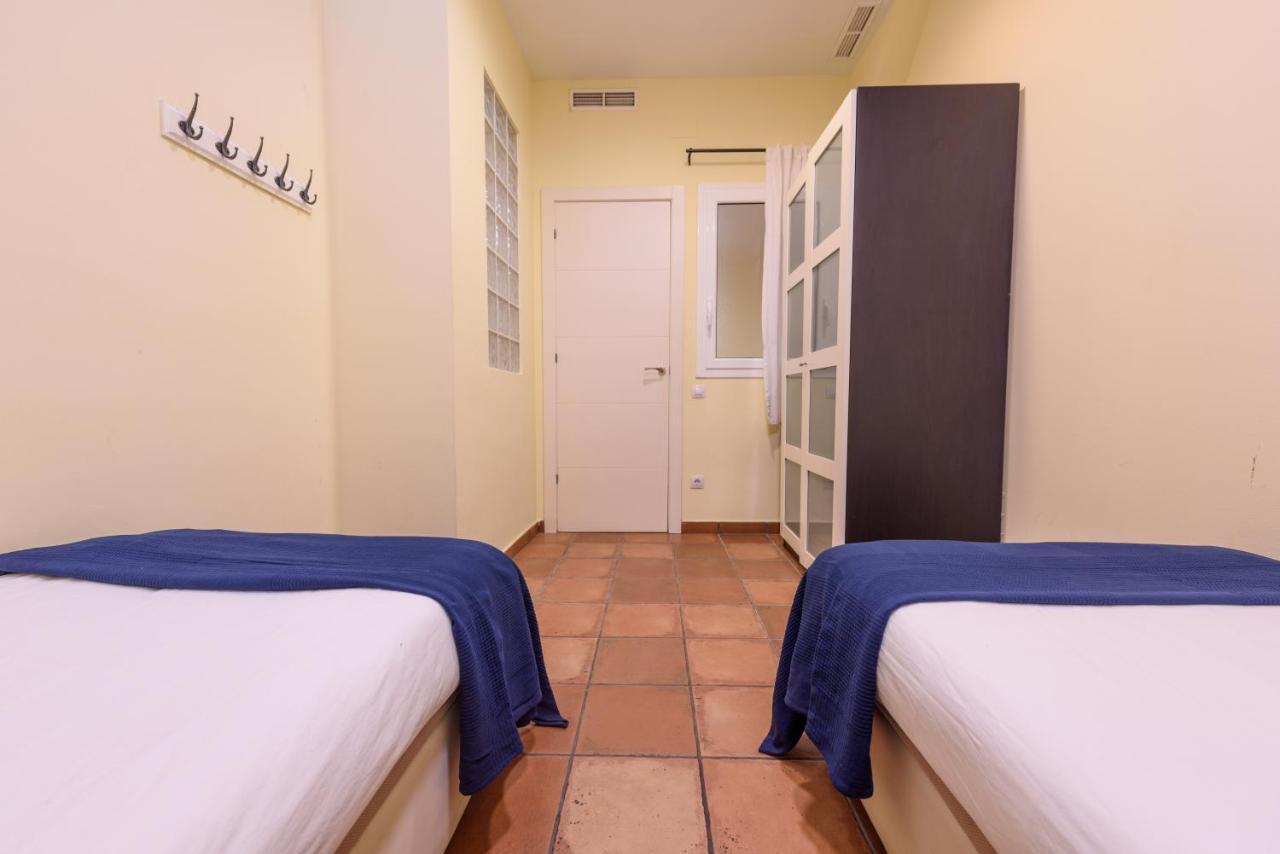 Ramblasrentals Chic & Spacious Flat Pool Table 15M Ramblas - Parking - Wifi Barcellona Esterno foto